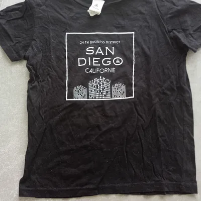 t shirt noir et motif blanc  neuf firefly